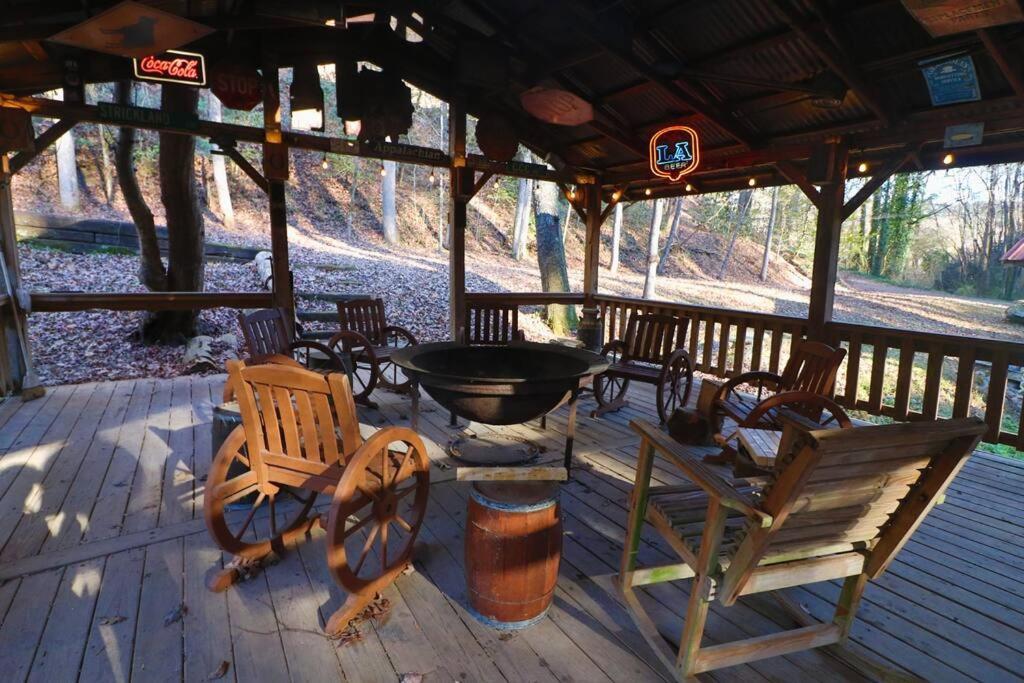 Amazing Cabin Fireplace And Stream #11 Helen Exterior photo